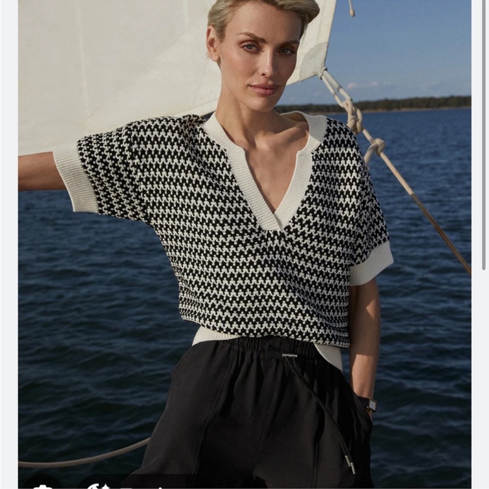 Varley Black and White V-Neck Sweater